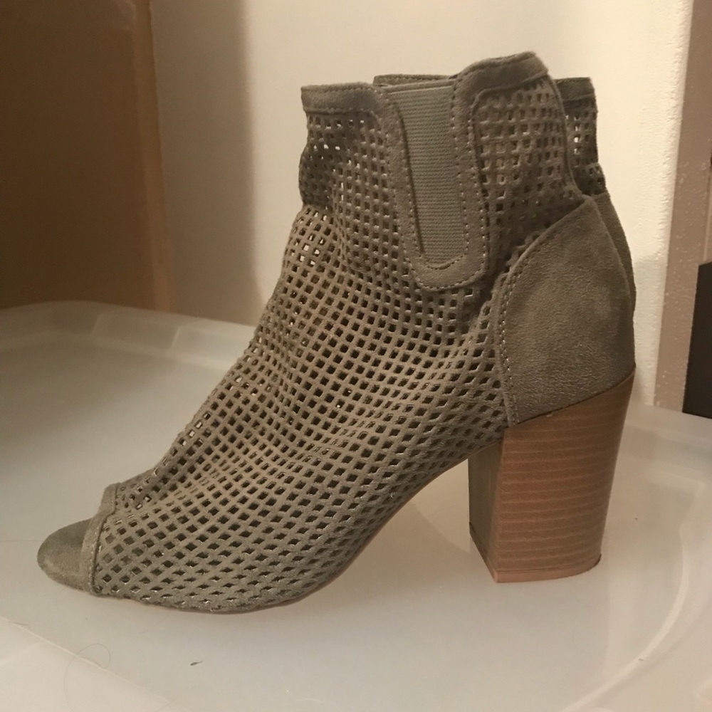 Qupid open toe boots